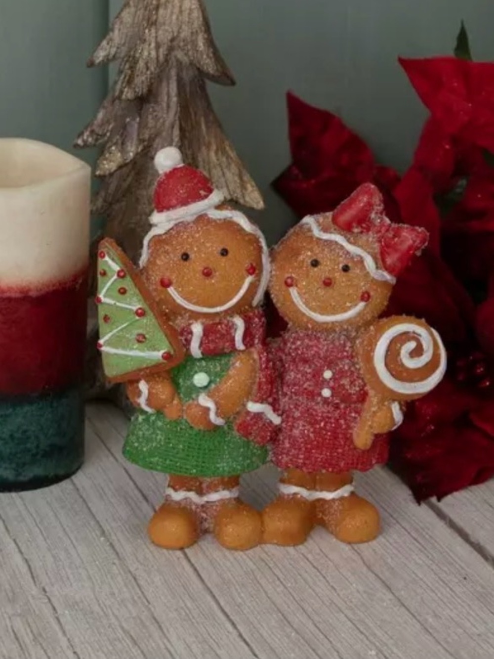 Holiday Gingerbread Couple Figurine – Red & Green